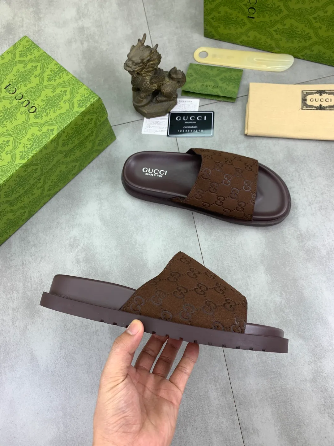 Men's Men's Shoes💰P320💰[New Style]🎁🎁🎁 High-quality GUCCI new casual slippers for the Year of the Snake, original official website, perfect workmanship, transmitting a kind of noble luxury, sublimating its definition of luxury in Gucci's high-end extraordinary craftsmanship. Original Gucci double G combination outsole, code number: 38-44 (45 customized)